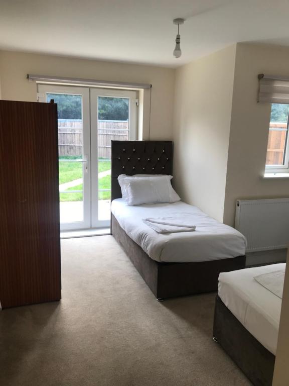 YBC Court, Aldershot room 4