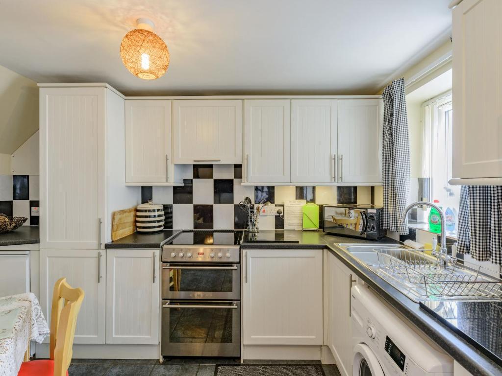 Yew Tree Cottage room 4