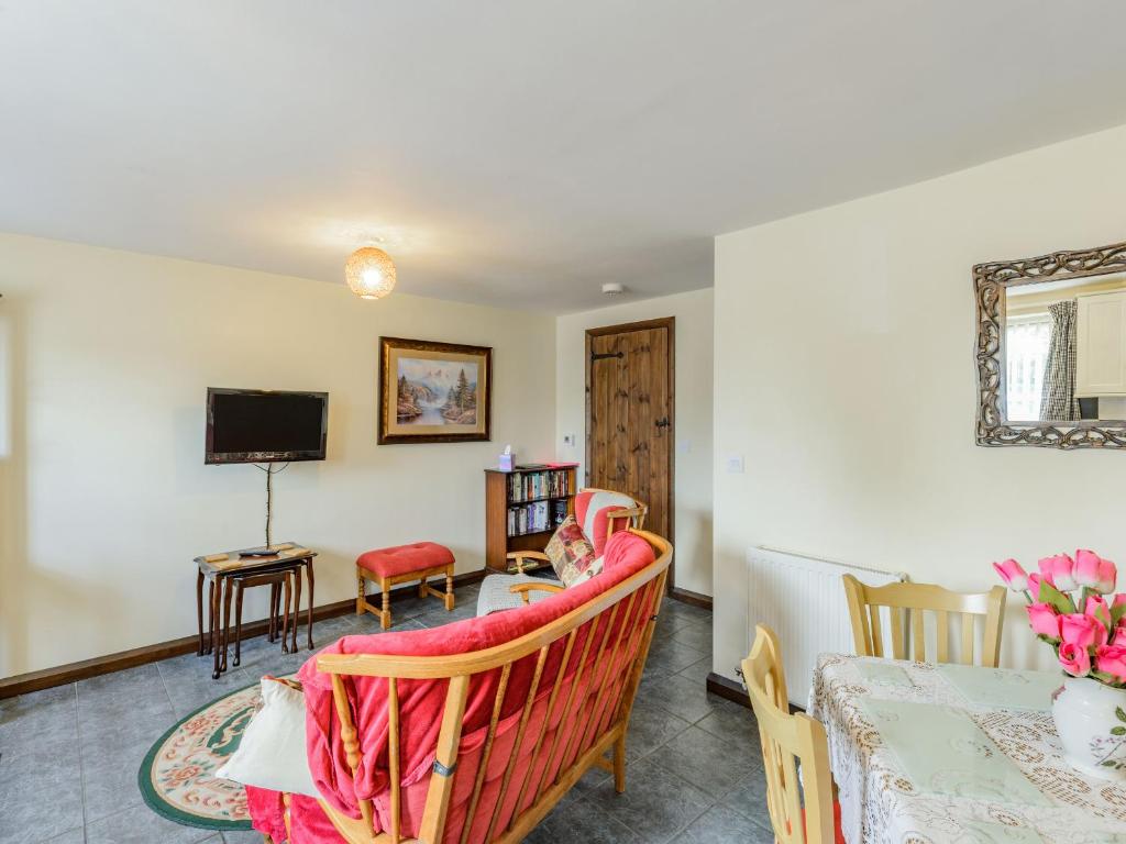 Yew Tree Cottage room 6